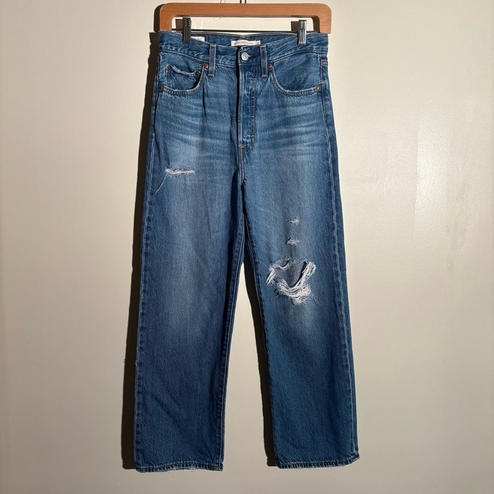 Levi’s Distressed Ribcage Straight Ankle Jeans